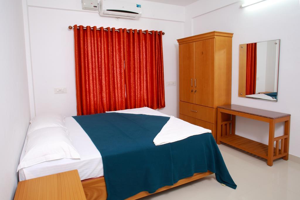 Phils' Residency & Banquets Hotel Kochi Exterior photo