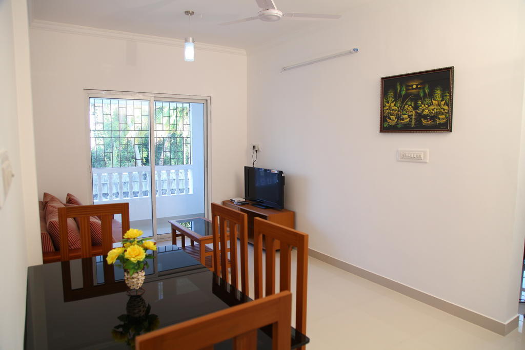 Phils' Residency & Banquets Hotel Kochi Exterior photo