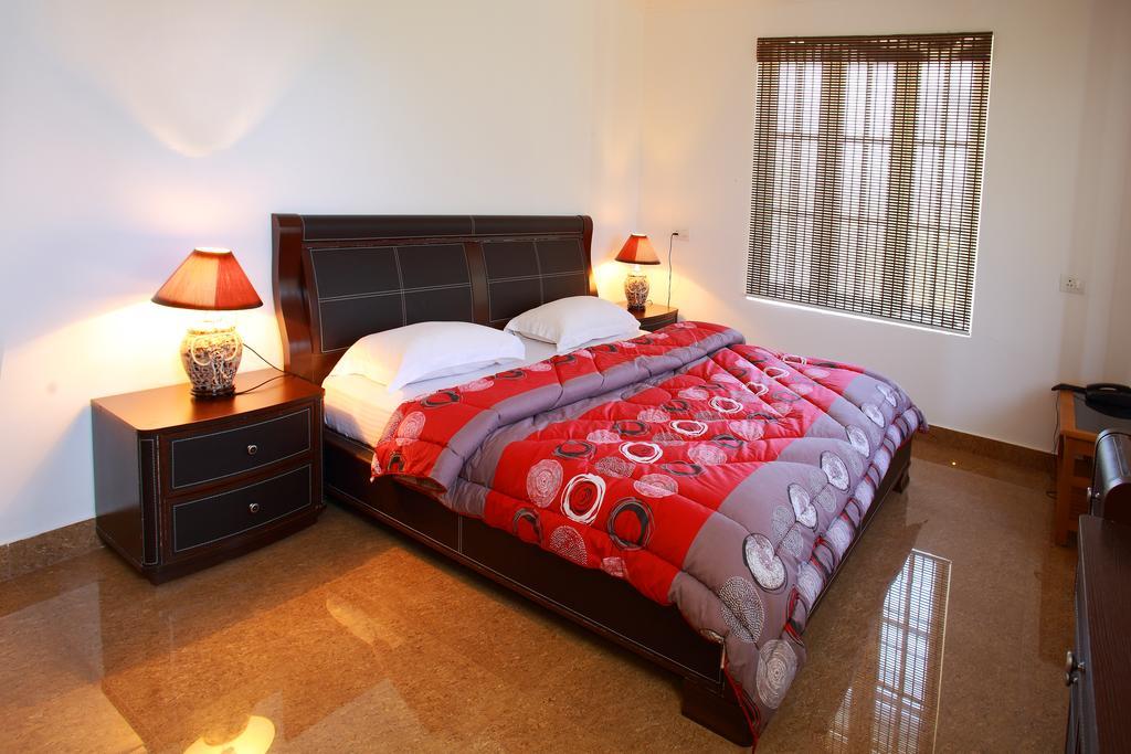 Phils' Residency & Banquets Hotel Kochi Room photo