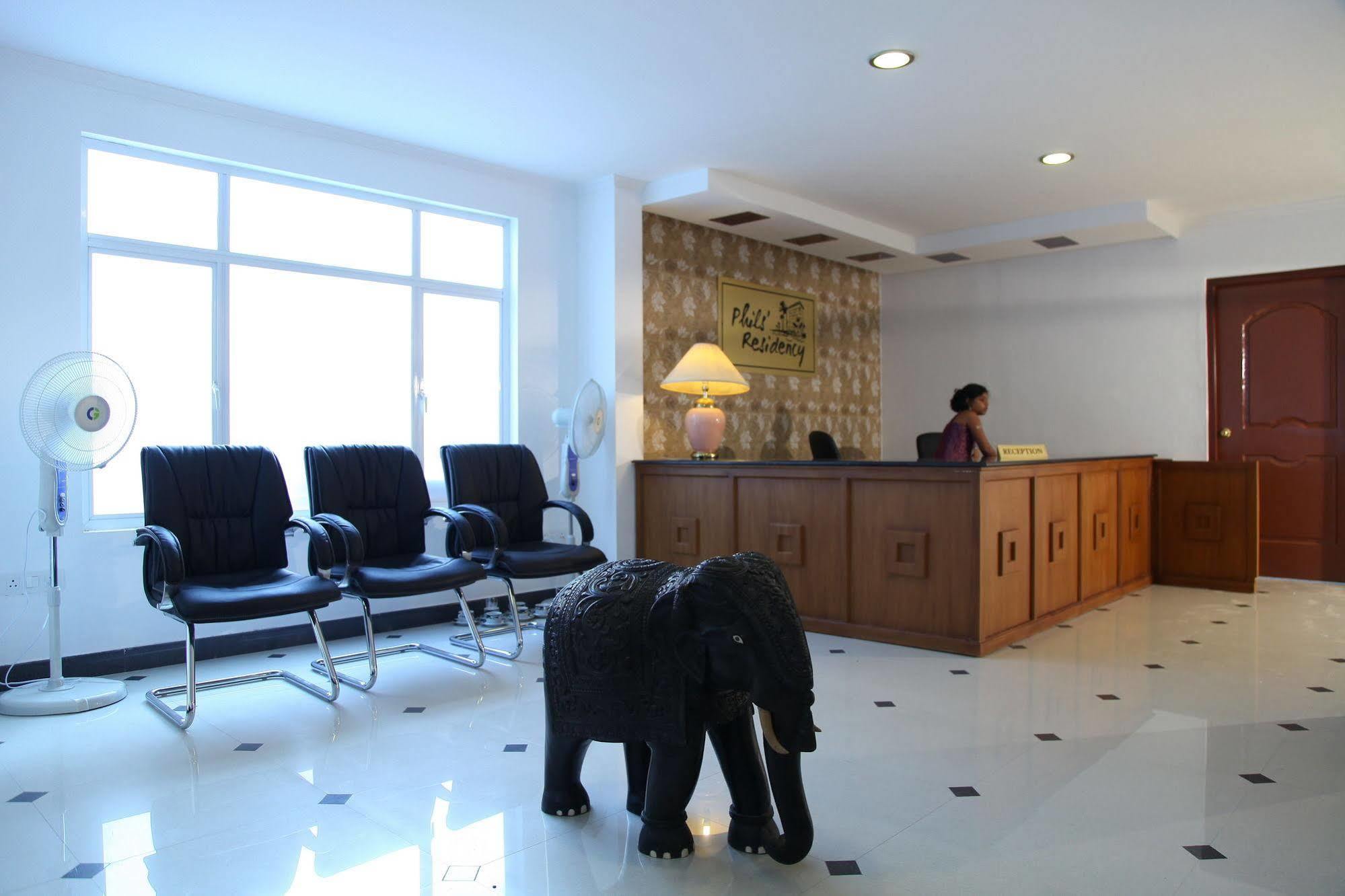 Phils' Residency & Banquets Hotel Kochi Exterior photo