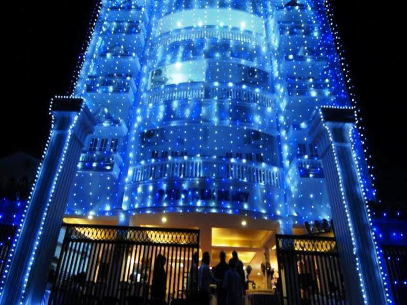 Phils' Residency & Banquets Hotel Kochi Exterior photo