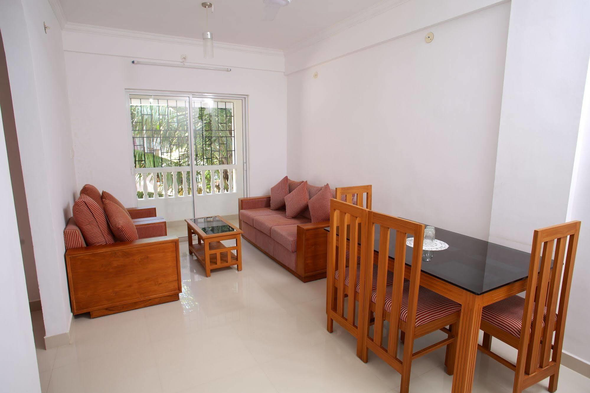 Phils' Residency & Banquets Hotel Kochi Exterior photo